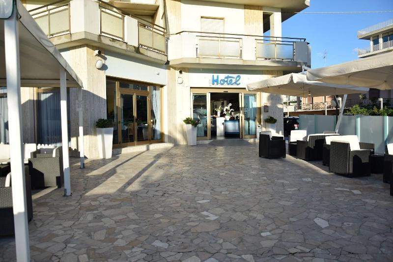 Hotel Petite Fleur Alba Adriatica Exterior photo